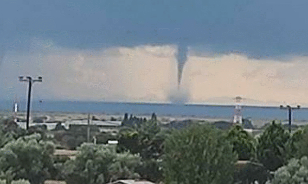 Εντυπωσιακό φαινόμενο στο Θρακικό Πέλαγος – Σχηματίστηκαν τρεις υδροστρόβιλοι ταυτόχρονα (εικόνα)