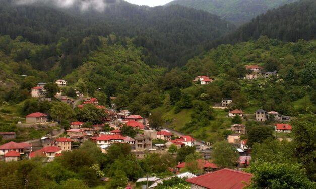 Βοβούσα: Το κρυφό διαμάντι του Ζαγορίου που χωρίζεται στα δυο από τον Αώο