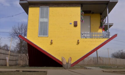 Το ανάποδο σπίτι της Ρουμανίας πρέπει να το δείτε από κοντά!