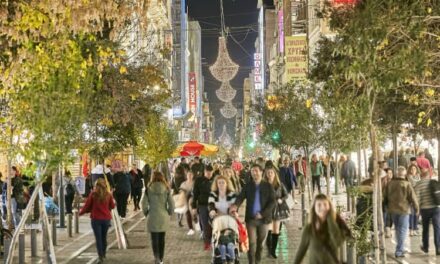 Εορταστικό ωράριο 2021: Πότε ξεκινά και ποιες Κυριακές θα είναι ανοιχτά τα καταστήματα στην Αθήνα