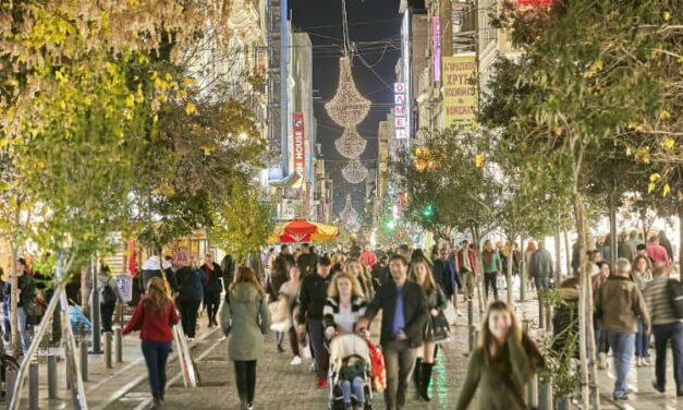 Εορταστικό ωράριο 2021: Πότε ξεκινά και ποιες Κυριακές θα είναι ανοιχτά τα καταστήματα στην Αθήνα