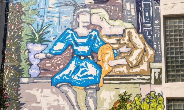 Μία υπαίθρια… έκθεση τοιχογραφιών «ζωντανεύει» στην Αθήνα