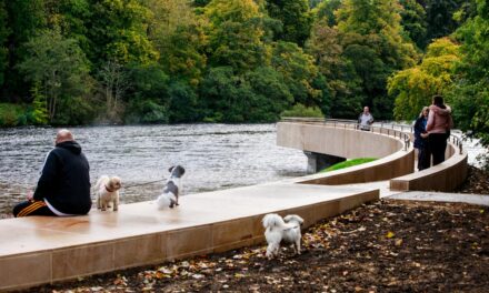 Σκωτία: Μία γέφυρα που συνδέει πόλη και ποτάμι
