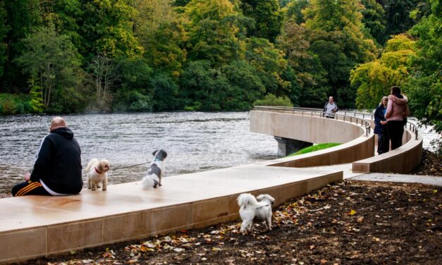 Σκωτία: Μία γέφυρα που συνδέει πόλη και ποτάμι