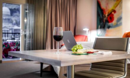 Υπάλληλος ξενοδοχείου αποκαλύπτει τα 4 πράγματα που δεν πρέπει να χρησιμοποιείς στο δωμάτιο