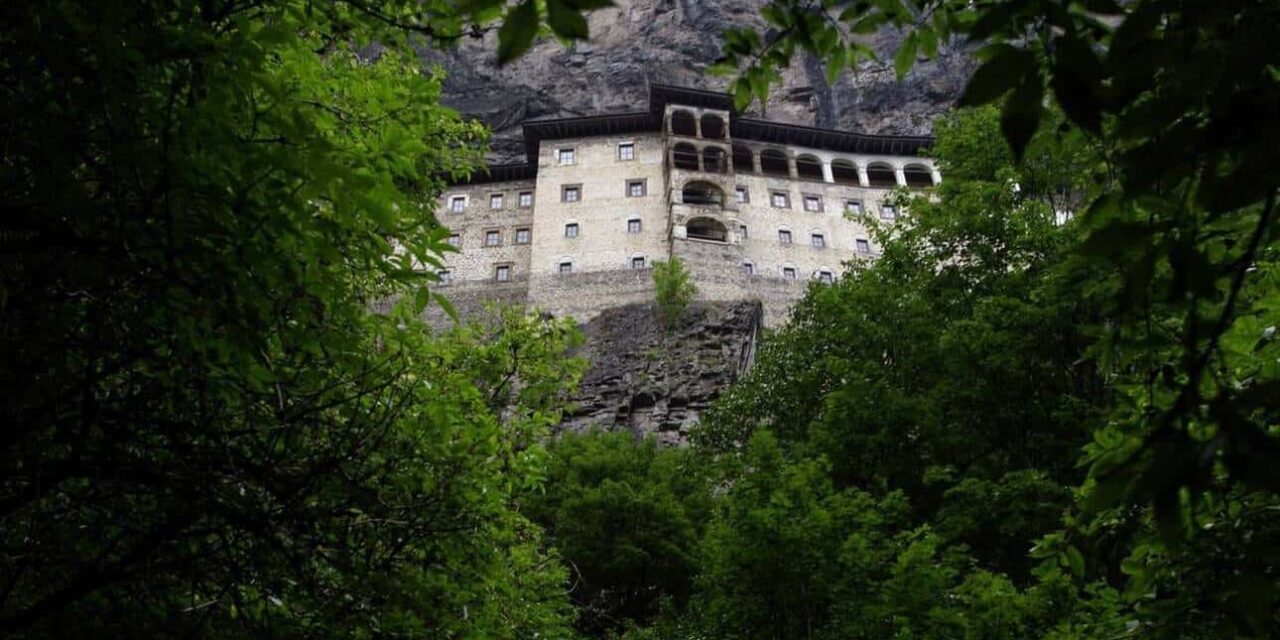 Παναγία Σουμελά: Ταξιδεύοντας στη Μεγαλόχαρη του Πόντου