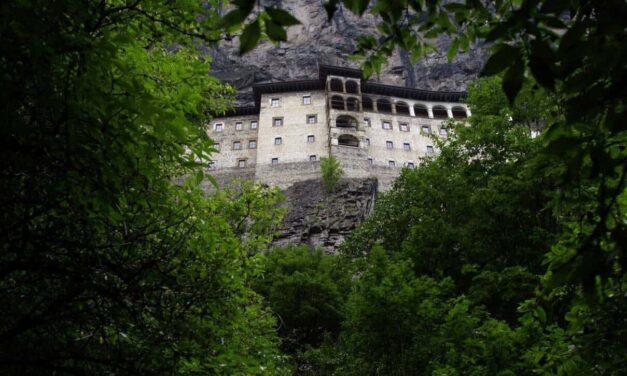 Παναγία Σουμελά: Ταξιδεύοντας στη Μεγαλόχαρη του Πόντου