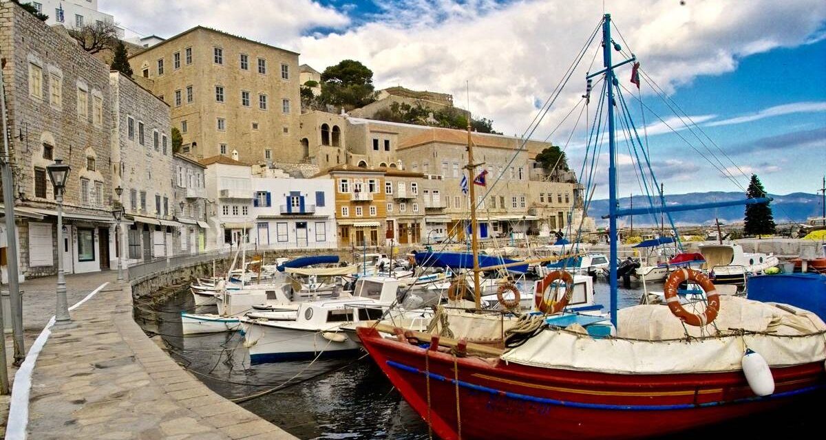 The Times: Δύο ελληνικά νησιά ανάμεσα στους ονειρικούς προορισμούς διακοπών για το 2022