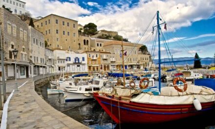 The Times: Δύο ελληνικά νησιά ανάμεσα στους ονειρικούς προορισμούς διακοπών για το 2022