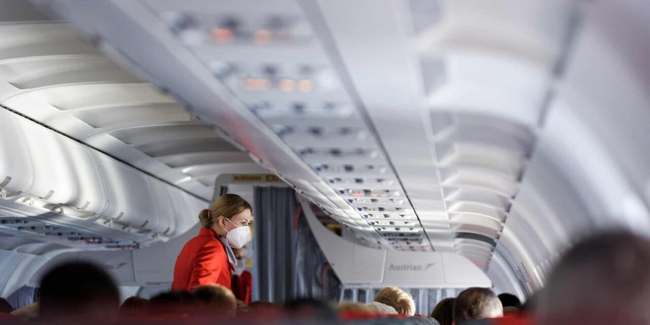 Αεροσυνοδός αποκαλύπτει την καλύτερη θέση να κάθεσαι στο αεροπλάνο (vid)