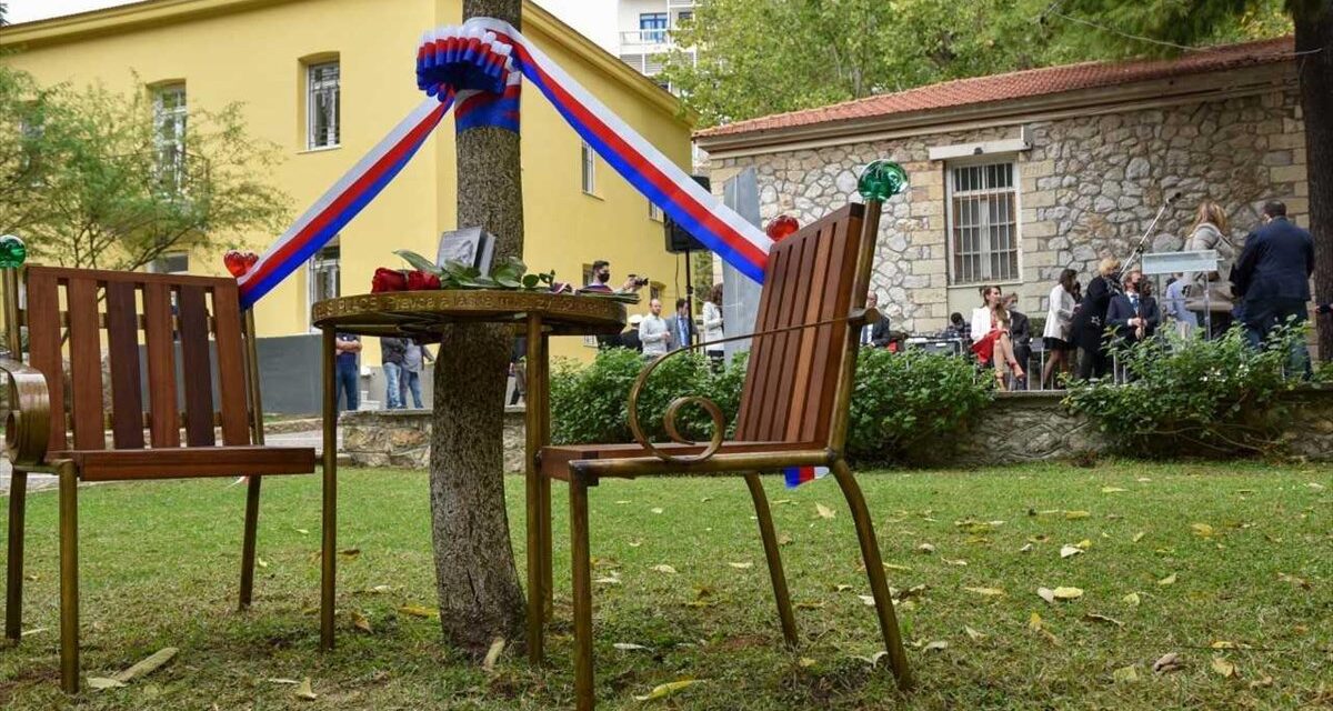 Το «παγκάκι του Βάτσλαβ Χάβελ» στην Αθήνα