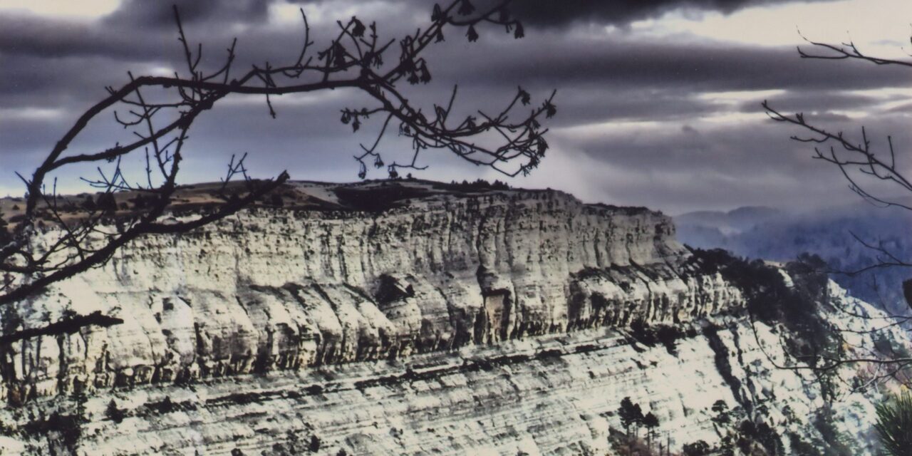 Μοναδική και άγρια ομορφιά: Η φονική χαράδρα του “Χάρου” στο Γράμμο (βίντεο)