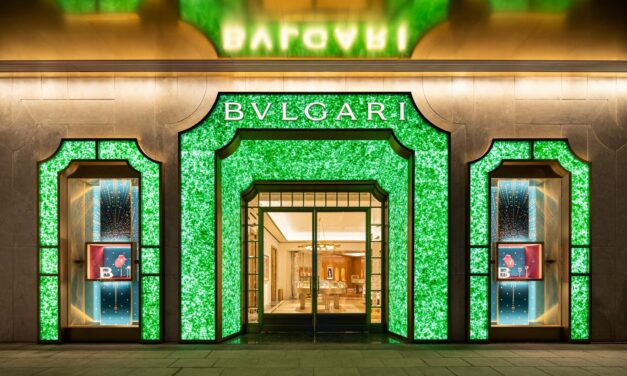 Σαγκάη: Ανακυκλωμένα μπουκάλια σαμπάνιας κοσμούν την πρόσοψη του Bulgari – Εντυπωσιακό αποτέλεσμα
