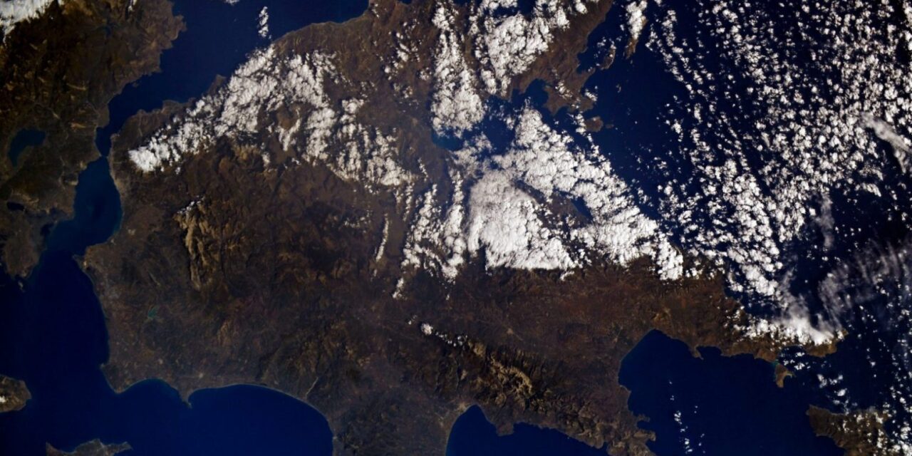 Έτσι φαίνεται η Ελλάδα από το διάστημα – Εντυπωσιακή φωτογραφία Ρώσου κοσμοναύτη