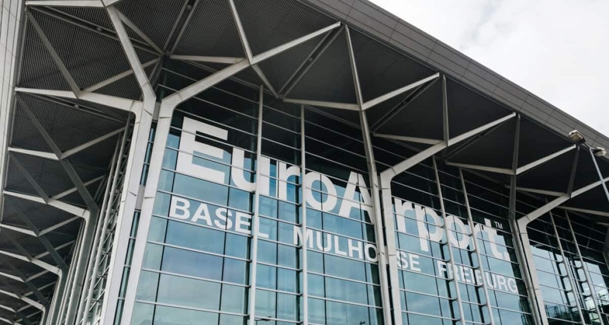 Το ευρωπαϊκό αεροδρόμιο που ανήκει σε τρεις διαφορετικές χώρες (χάρτης)