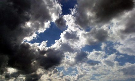 Άστατος ο καιρός με βροχές και καταιγίδες