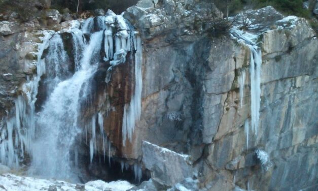 Οι καταρράκτες Μπουλουβάρου και η Μηλιά με τη συγκινητική ιστορία της βαλσαμωμένης αρκούδας