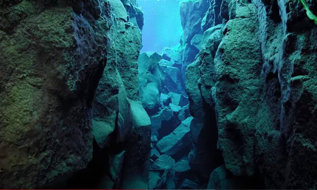 Silfra: Η μοναδική εμπειρία της κατάδυσης ανάμεσα σε δύο ηπείρους!