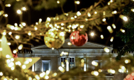 Η γιορτινή Αθήνα… από ψηλά! (video)