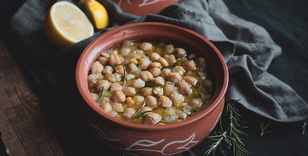 Πεντανόστιμη ρεβυθάδα με καταγωγή από τη Σίφνο