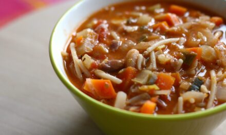 Μία διαφορετική σούπα μινεστρόνε: Η ελληνική κουζίνα συναντά την ιταλική