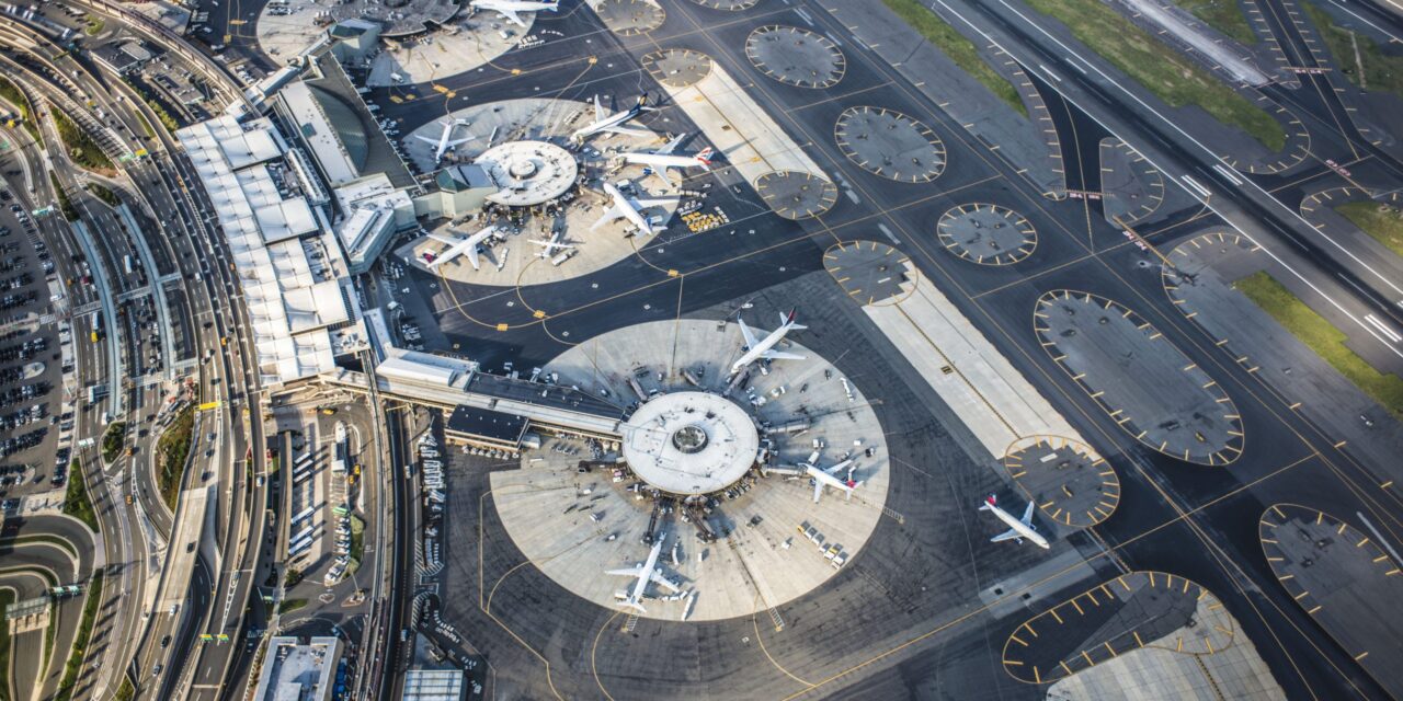 Αυτά είναι τα 10 πιο περίεργα αντικείμενα που βρέθηκαν σε βαλίτσες επιβατών!