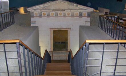 Θεσσαλονίκη: Περιηγήσεις στον Μακεδονικό Τάφο του Φοίνικα και σε άλλα εμβληματικά μνημεία της πόλης