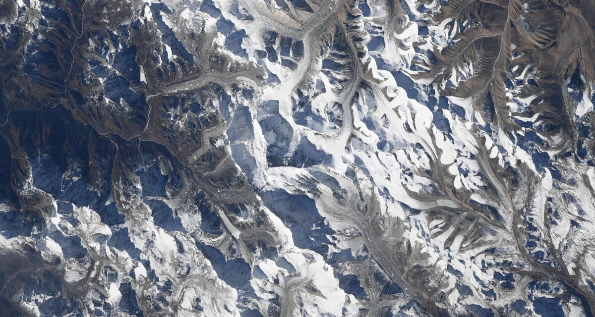 Τα χιονισμένα Ιμαλαΐα από ψηλά – Η φωτογραφία της NASA που έγινε viral