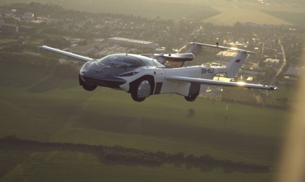 Σλοβακία: Έτοιμο να ταξιδέψει στον ουρανό το πρώτο ιπτάμενο αυτοκίνητο