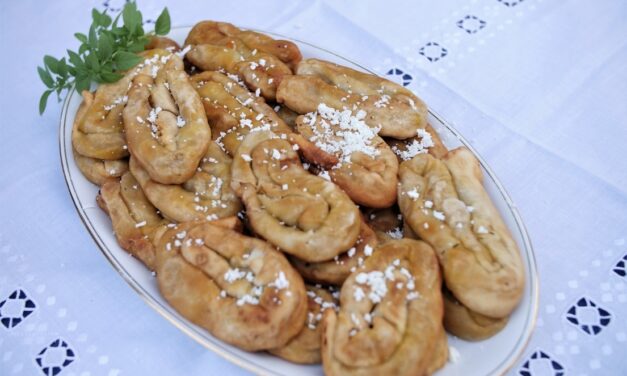 Γευστικό ταξίδι στη Σάμο – Συνταγή για μπουρέκια με γλυκιά κολοκύθα