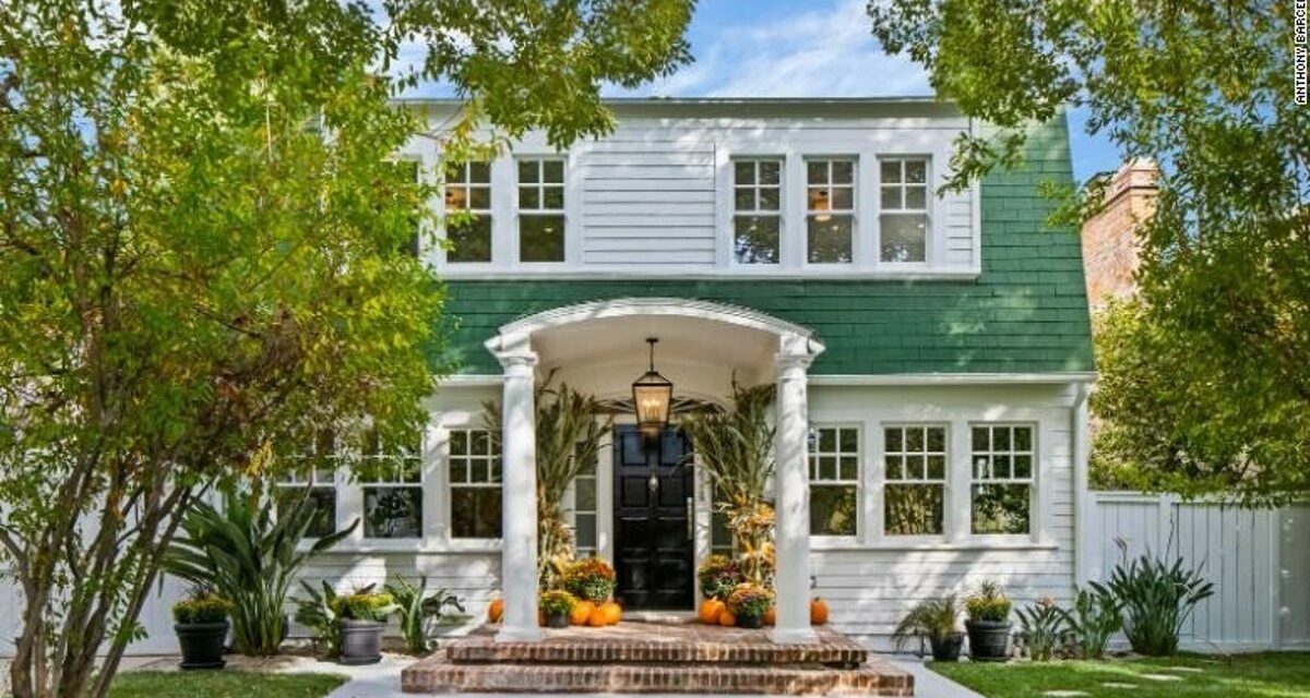 Δεν φαντάζεστε πόσο πωλήθηκε η κατοικία που γυρίστηκε η ταινία «Εφιάλτης στον δρόμο με τις λεύκες»!