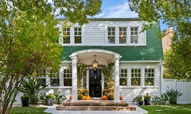 Δεν φαντάζεστε πόσο πωλήθηκε η κατοικία που γυρίστηκε η ταινία «Εφιάλτης στον δρόμο με τις λεύκες»!