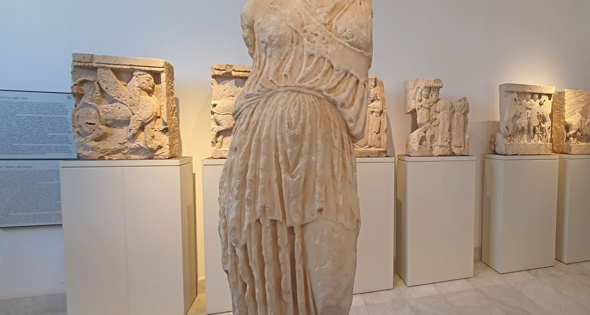 Παράδοση του αγάλματος της Αθηνάς στο Μουσείο Antonino Salinas, στο Παλέρμο