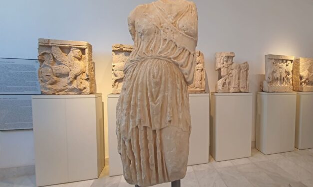 Παράδοση του αγάλματος της Αθηνάς στο Μουσείο Antonino Salinas, στο Παλέρμο