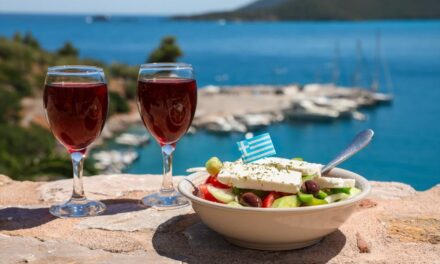 Αυτές οι ελληνικές σαλάτες βρίσκονται ανάμεσα στις 50 καλύτερες του κόσμου!