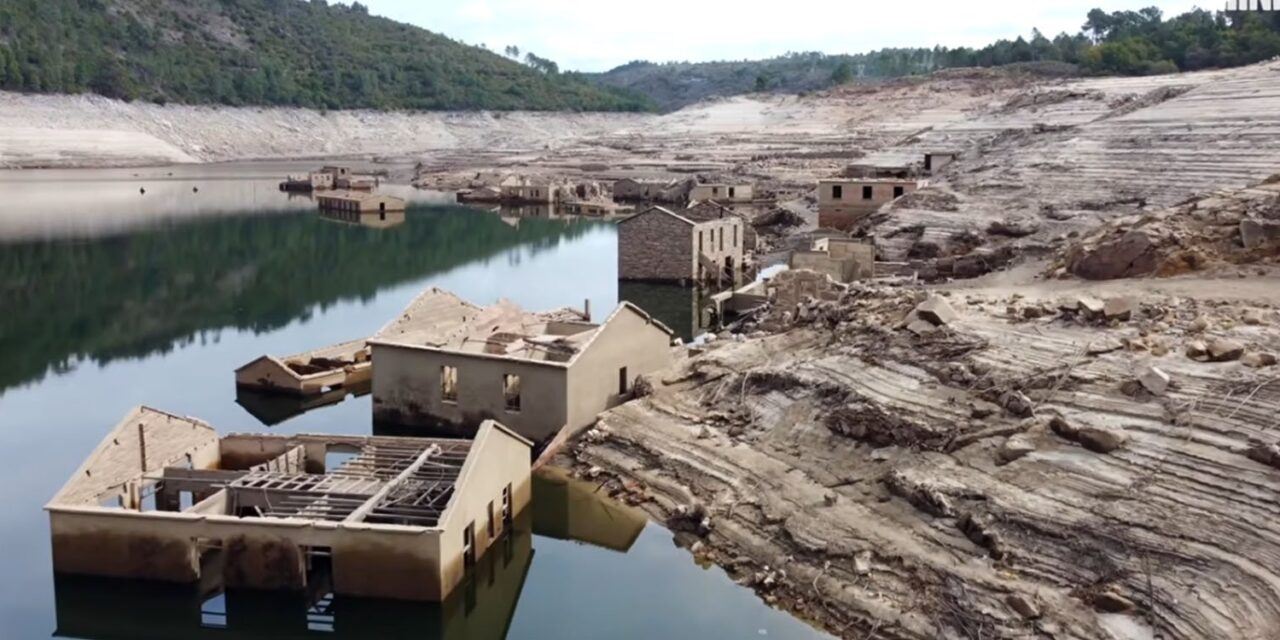 Ισπανία: Η υποχώρηση τεχνητής λίμνης αποκάλυψε χωριό «φάντασμα»