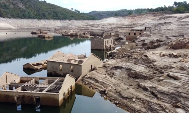 Ισπανία: Η υποχώρηση τεχνητής λίμνης αποκάλυψε χωριό «φάντασμα»