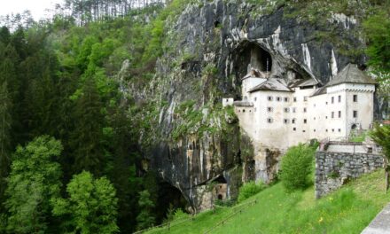 Predjama: Το μεγαλύτερο κάστρο του κόσμου που βρίσκεται σε σπηλιά – Η συναρπαστική ιστορία του