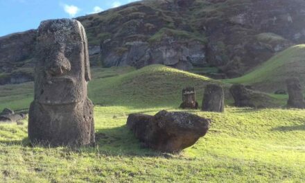 Μετά από 150 χρόνια ένα άγαλμα Μοάι επιστρέφει στο Νησί του Πάσχα