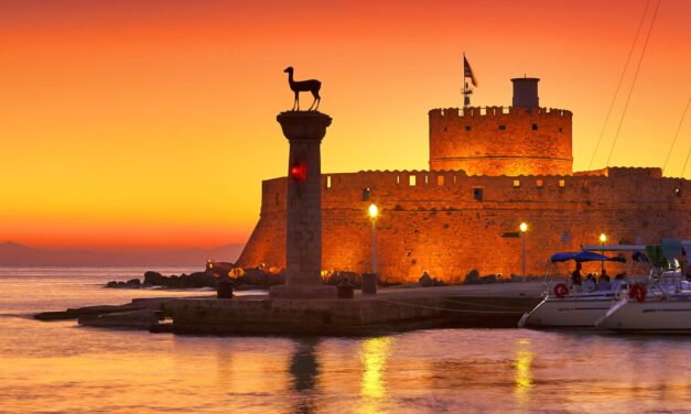 HolidayCheck: Δύο ελληνικά νησιά στο top5 των προκρατήσεων για το καλοκαίρι του 2022