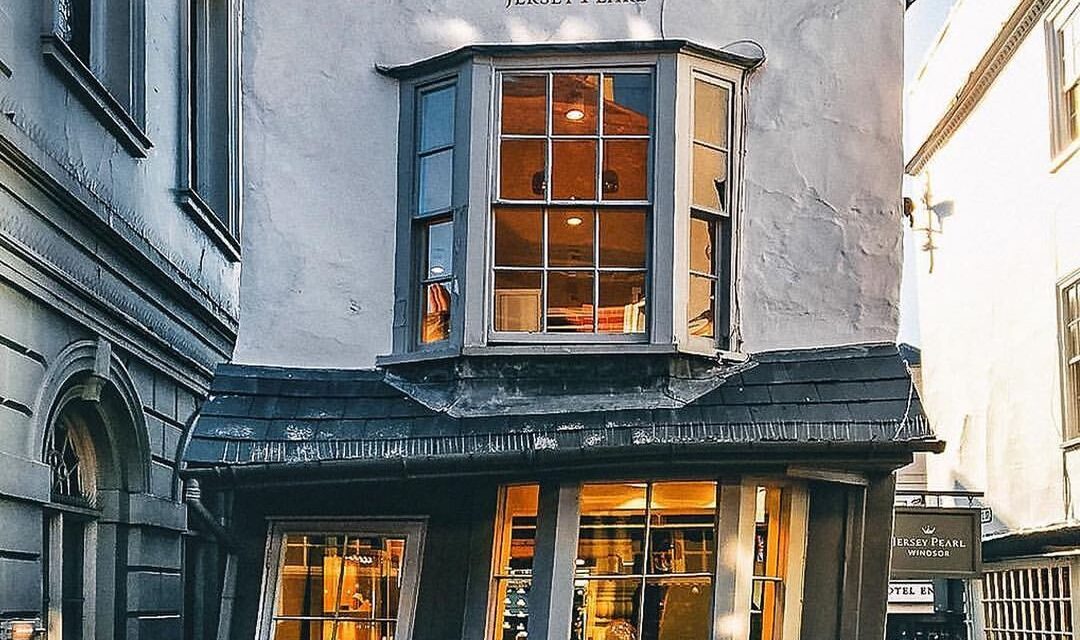 Crooked house of Windsor: Το “στραβό” σπίτι με την παράξενη ιστορία