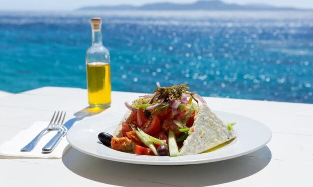 Telegraph: Η Ελλάδα στις 15 καλύτερες διακοπές στον κόσμο για καλοφαγάδες