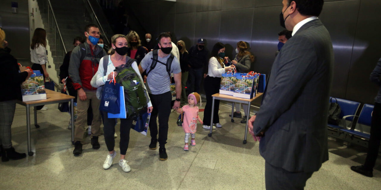 Ήρθε η πρώτη απευθείας αμερικανική πτήση στο “Ελ. Βενιζέλος” – Νωρίτερα από κάθε άλλη χρονιά