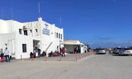 Αυτά τα νησιά των Κυκλάδων πρωταγωνιστούν σε αεροπορικές αφίξεις