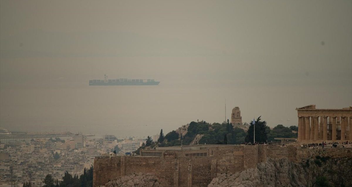 Καιρός: Υψηλές θερμοκρασίες με θυελλώδεις ανέμους και αφρικάνικη σκόνη σήμερα