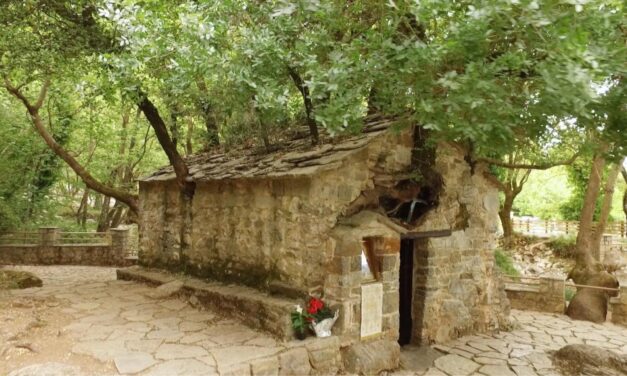 Το εκκλησάκι θαύμα που αψηφά τους νόμους της φυσικής (video)