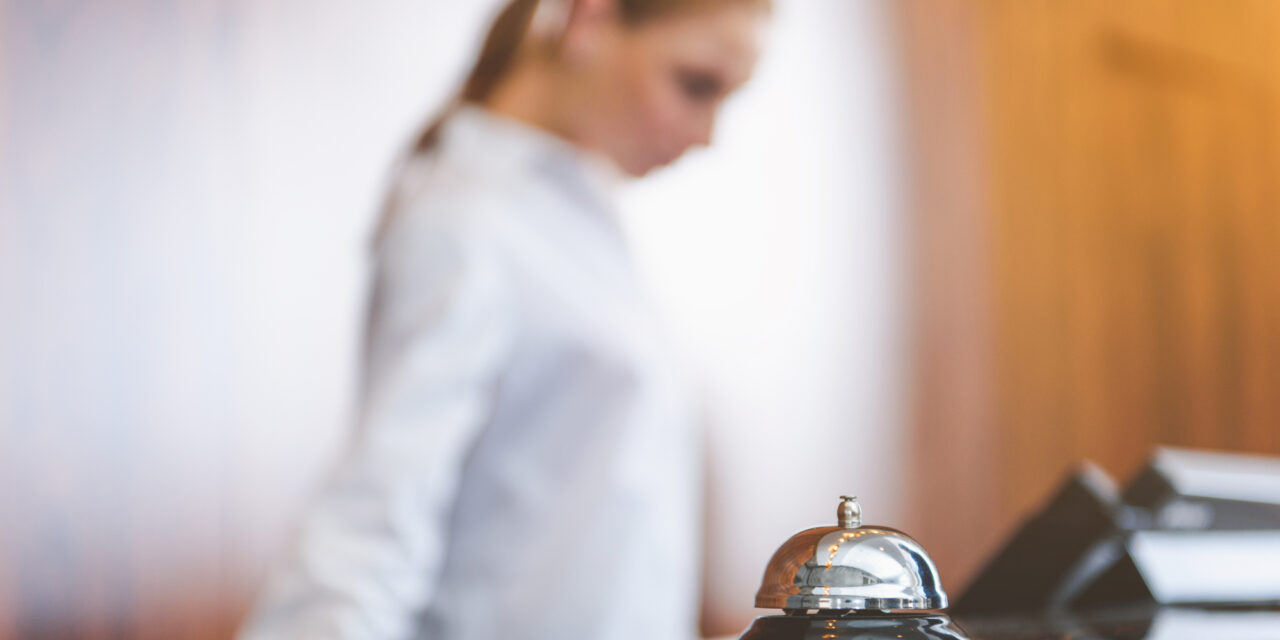 Κικίλιας: Δίνουμε τη δυνατότητα σε Ουκρανούς και ομογενείς να δουλέψουν σε ελληνικά ξενοδοχεία