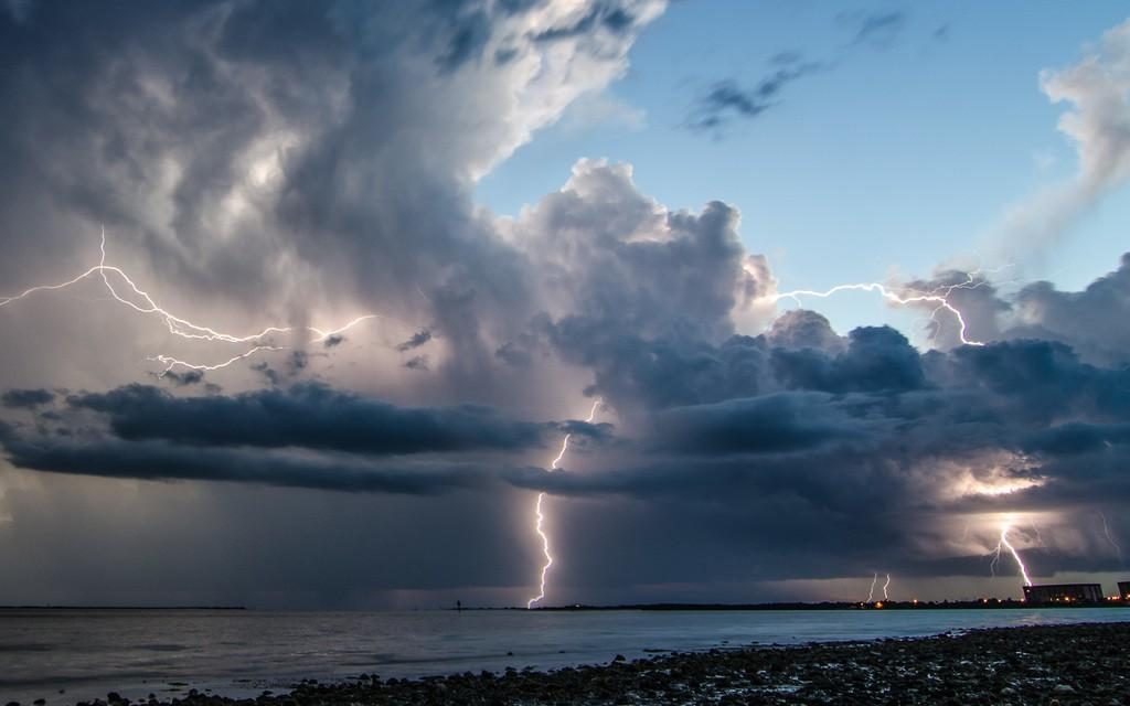 Καιρός: Βροχές και καταιγίδες σήμερα – Που θα είναι έντονα τα φαινόμενα