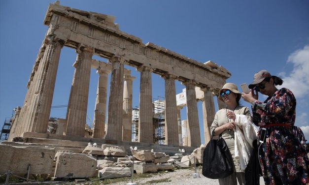 Ελληνικός τουρισμός 2024: 1,1 δισ. ευρώ περισσότερα έσοδα από το 2023