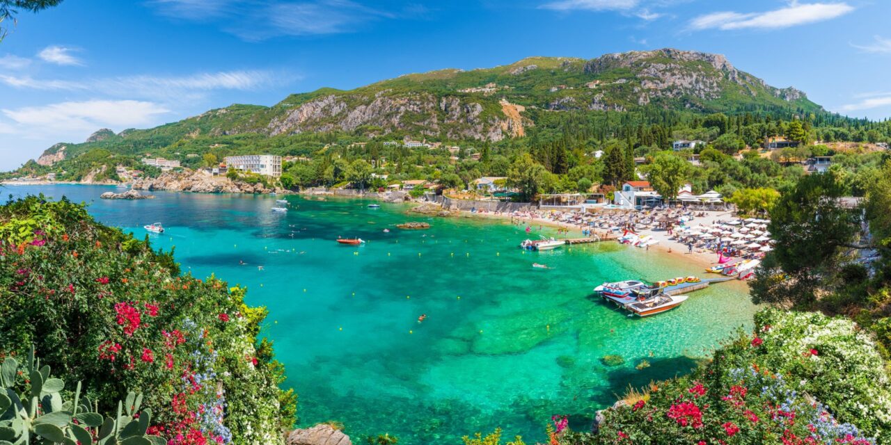 Ένα ελληνικό νησί στα 10 καλύτερα για οικογενειακές διακοπές